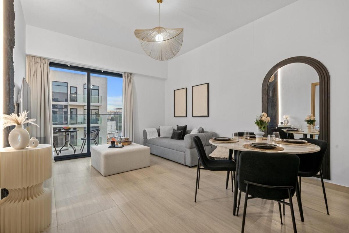 1bed In Jvc By Stayinhomes - 20 Mins Business Bay - Parking - Pool -